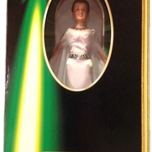 Star Wars Episode IV Princess Leia Ceremonial Gown Doll Carrie Fisher Figure